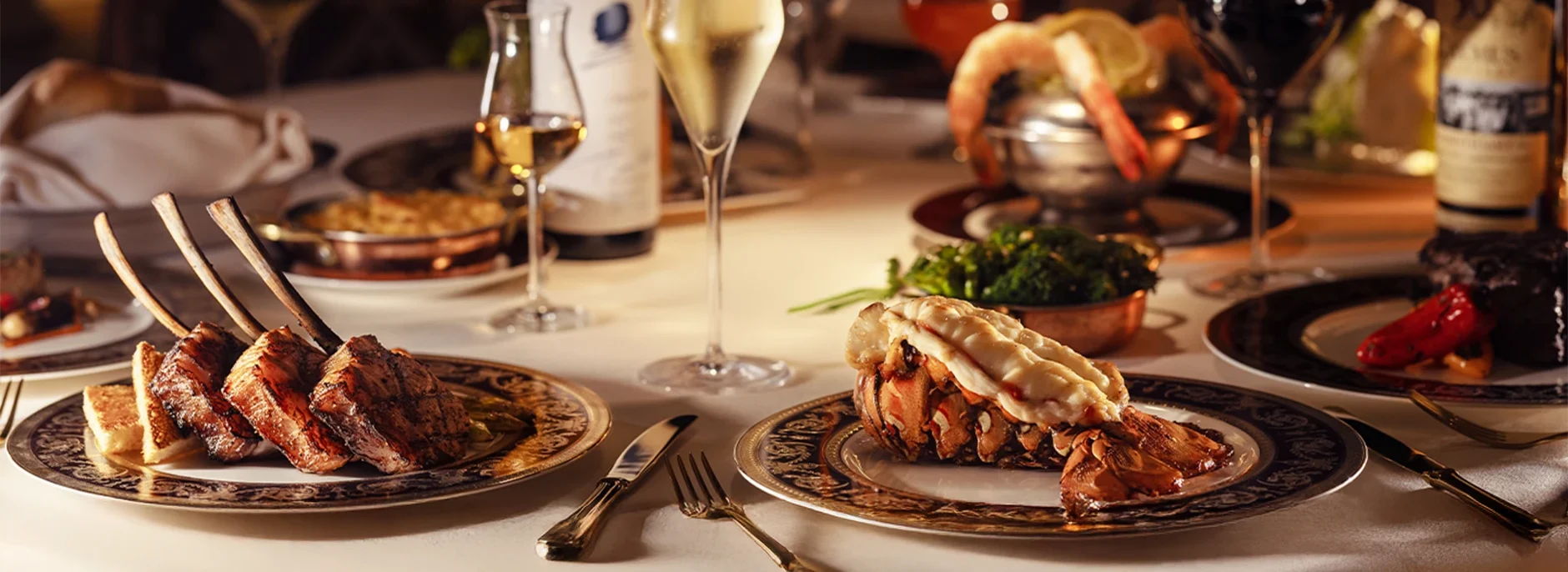 Bohanan's Prime Steaks and Seafood Full Table